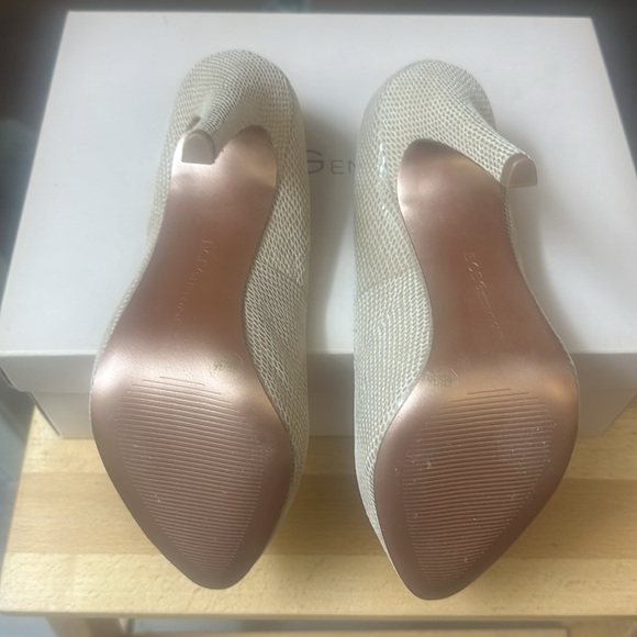 BCBGeneration stiletto pumps - Picture 2 of 4